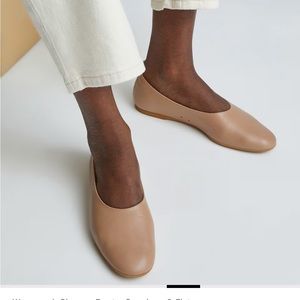 Everlane Women's The Italian Leather Day Glove
Ballerina Flats Tan Sz.6